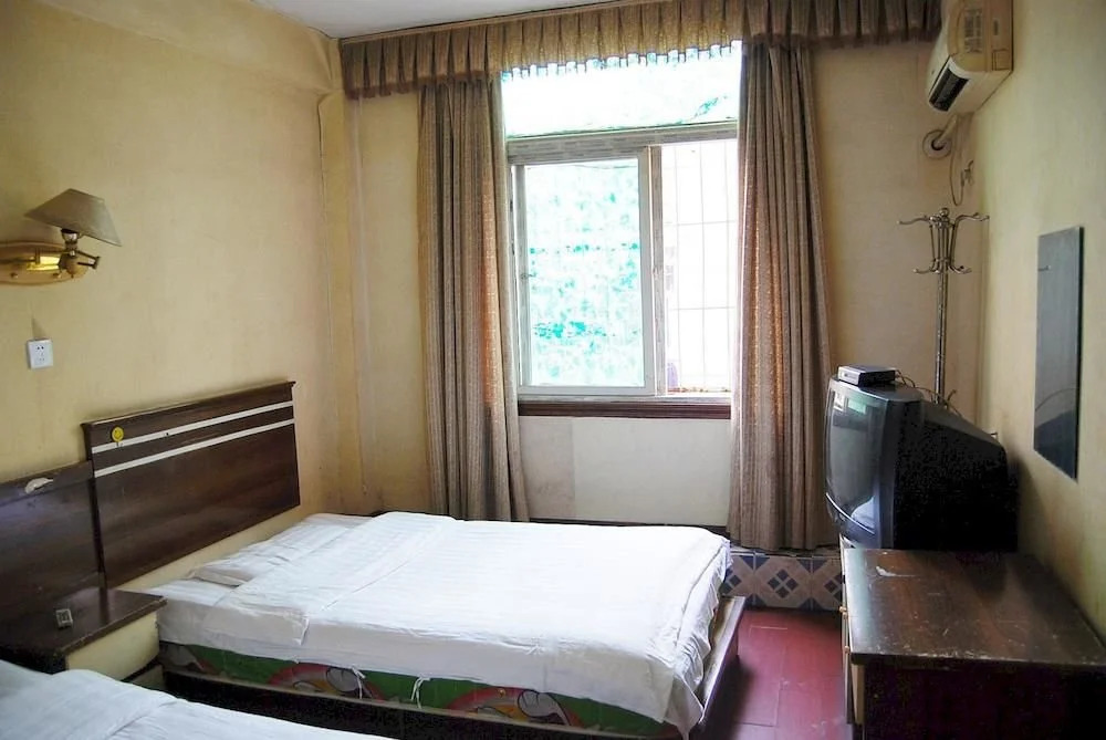 Huangting Hotel
