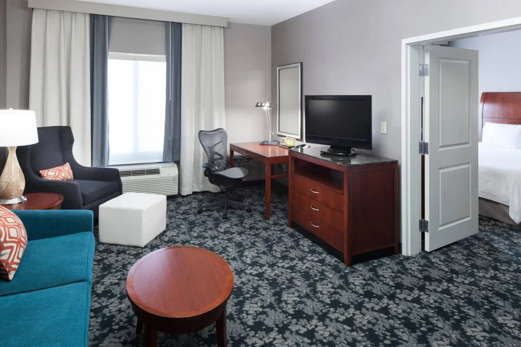 Hilton Garden Inn Lake Forest Mettawa