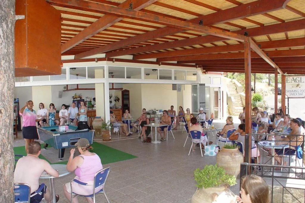 Marianthi Studios & Apartments