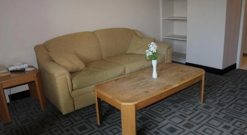 Garden Court Motel