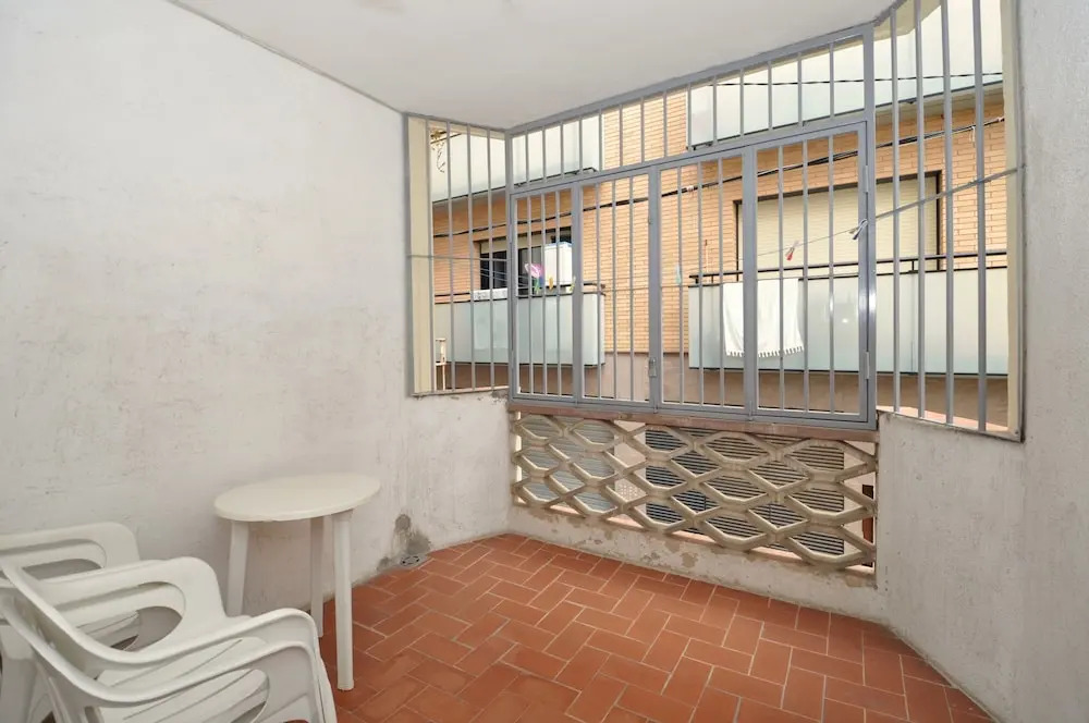 Salatan Apartments, Plaza Paris