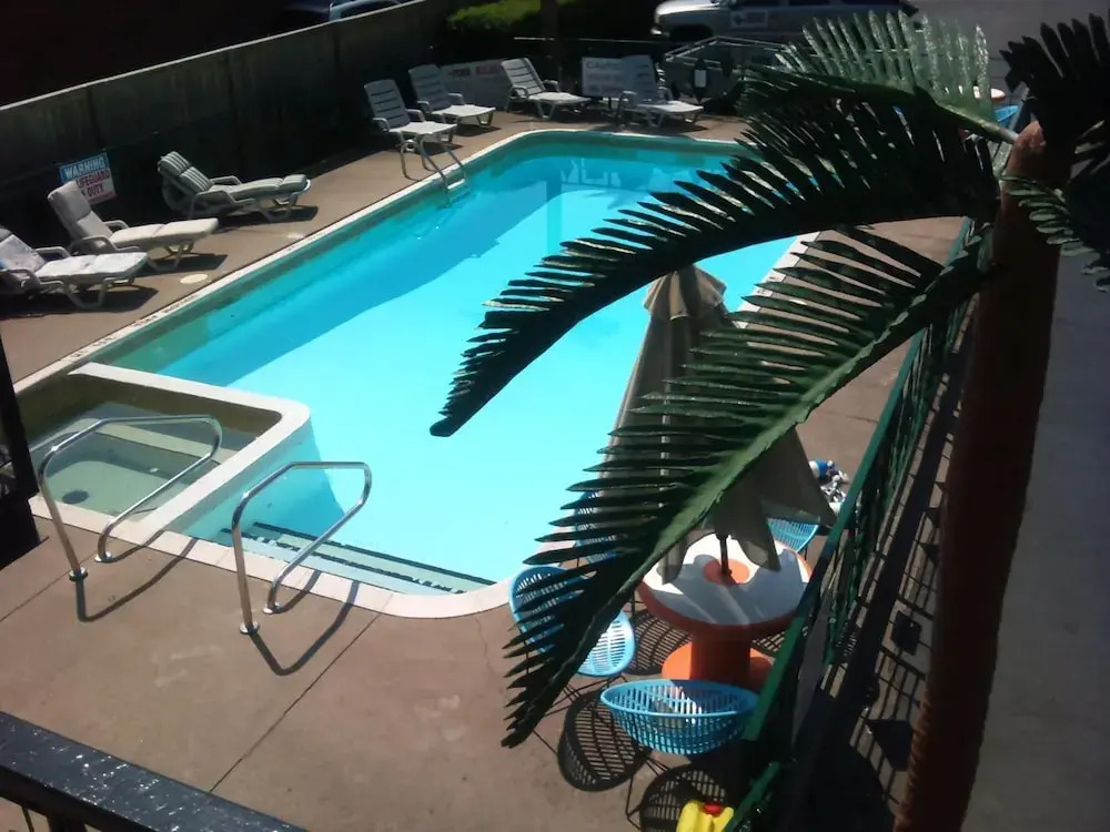 Rainbow Motor Inn - Fallsview