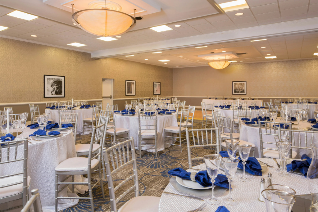DoubleTree by Hilton Hotel Laurel