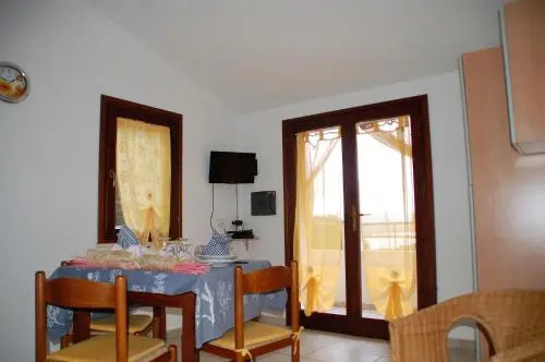 Renato Apartments