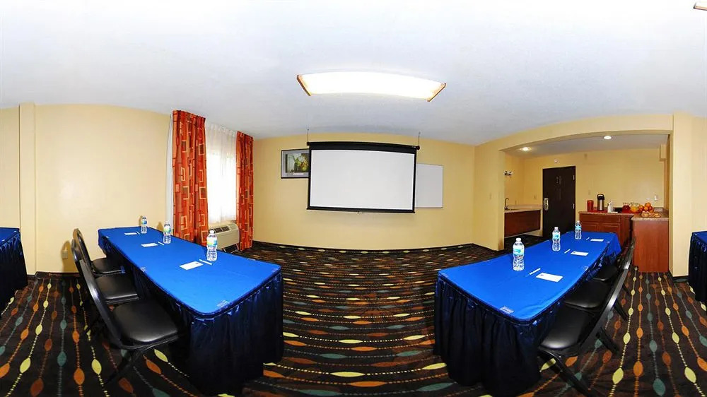 Comfort Inn & Suites Cleveland