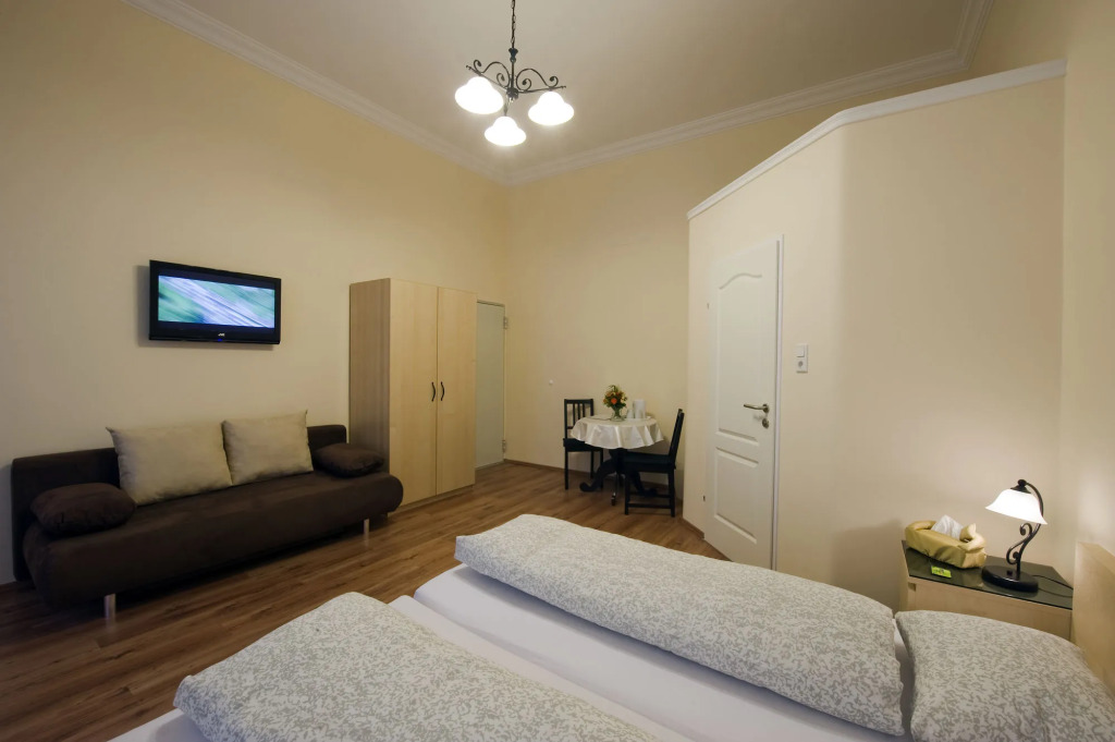 K+T Boardinghouse