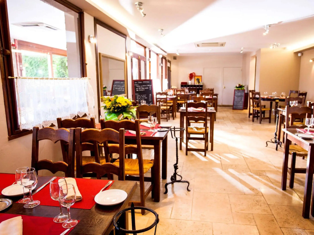 Logis Hotel Les Vignes Blanches