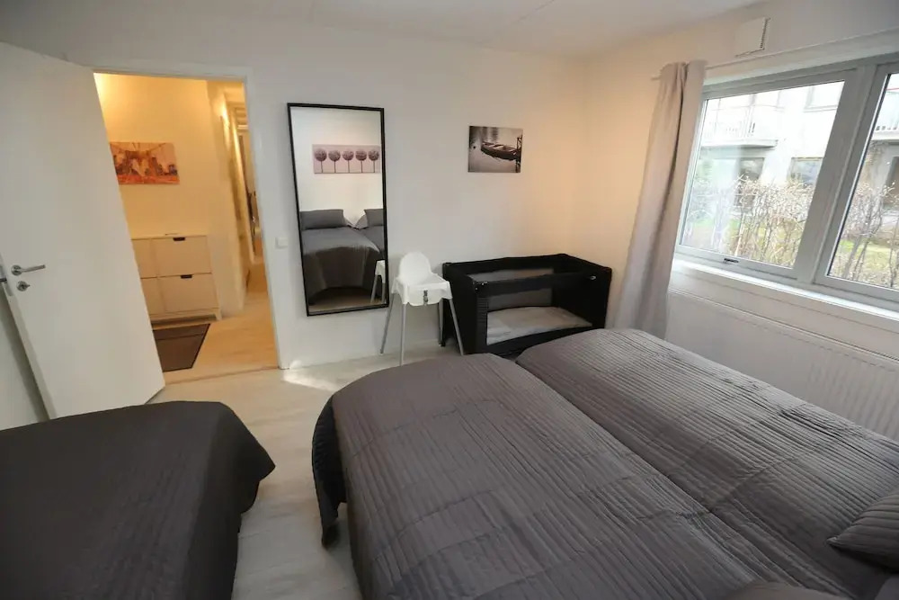 Sentral 3 roms top leilighet med gratis parkering