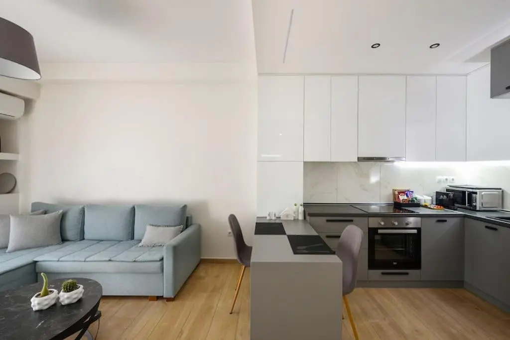 Twin Superior Suites-2nd floor-balcony-250m metro station