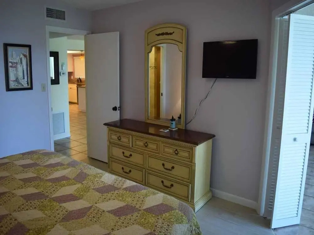 Westbay Cove South 745