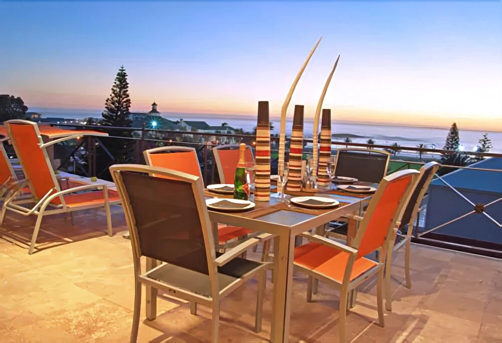Beachside Villa - Camps Bay