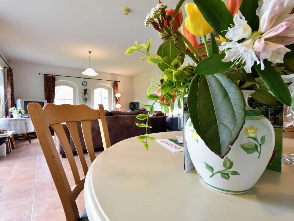Spacious holiday farm in Bronckhorst with private garden