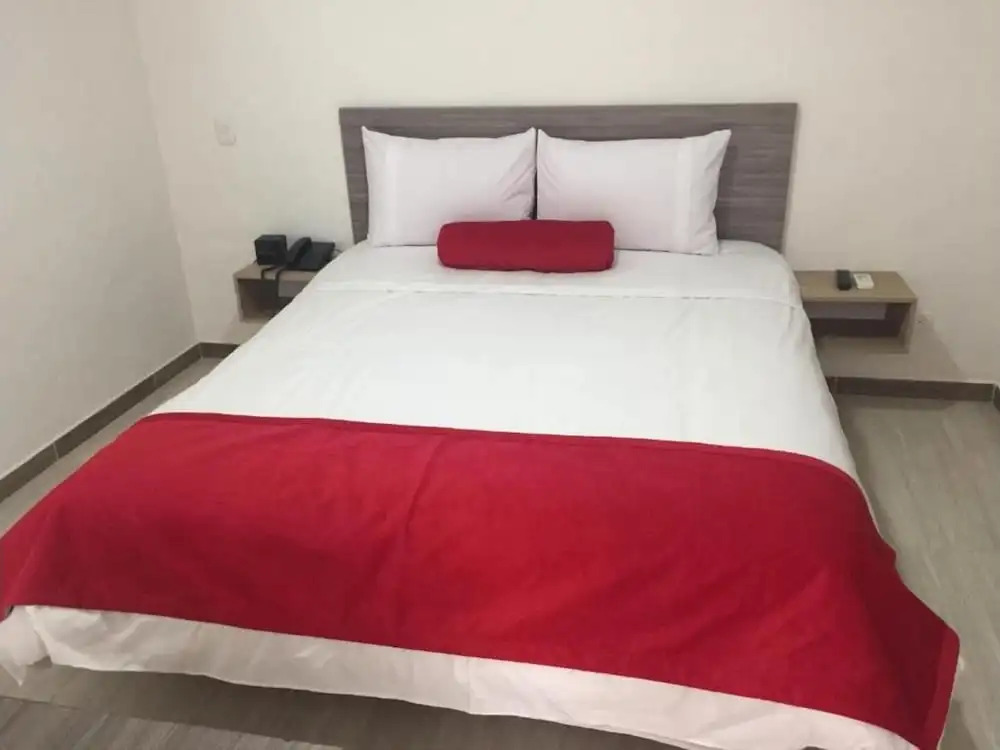 Отель Novus Laureles