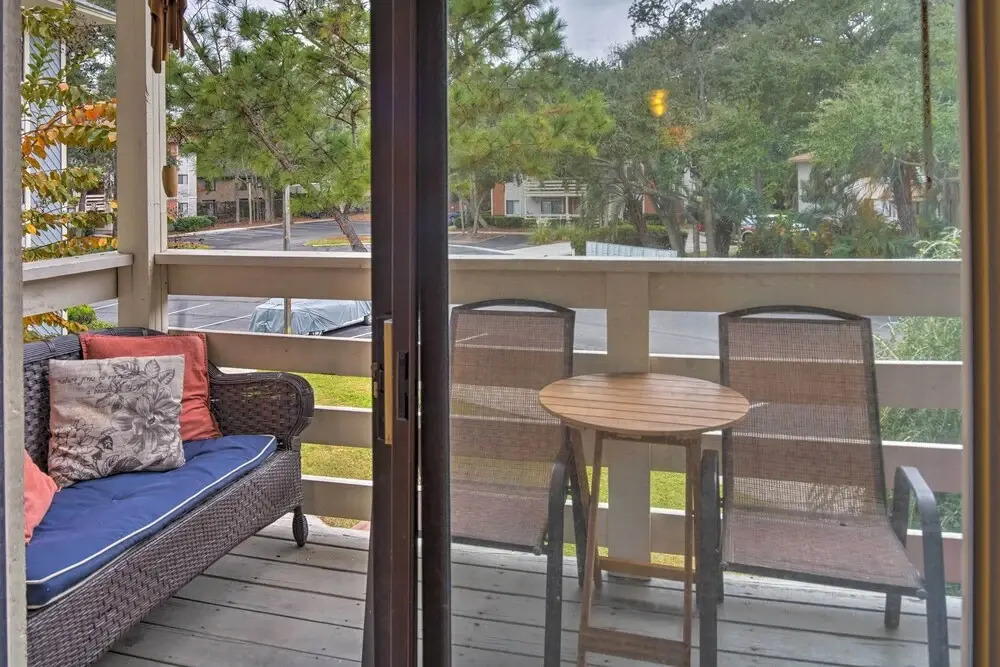Walk to Folly Field Beach: Hilton Head Condo