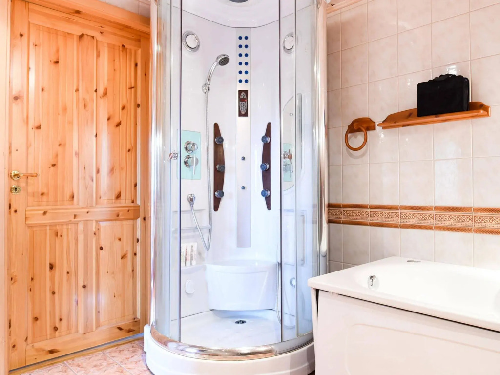 Abisko Guesthouse & Activities