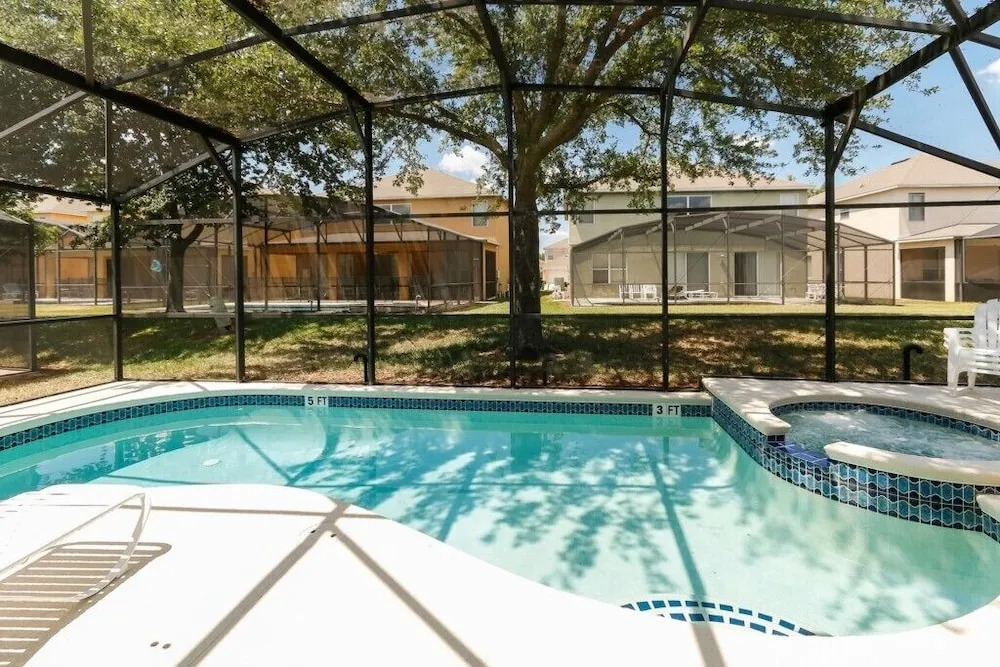 Enchanted Emerald 4 Bedroom Home by RedAwning