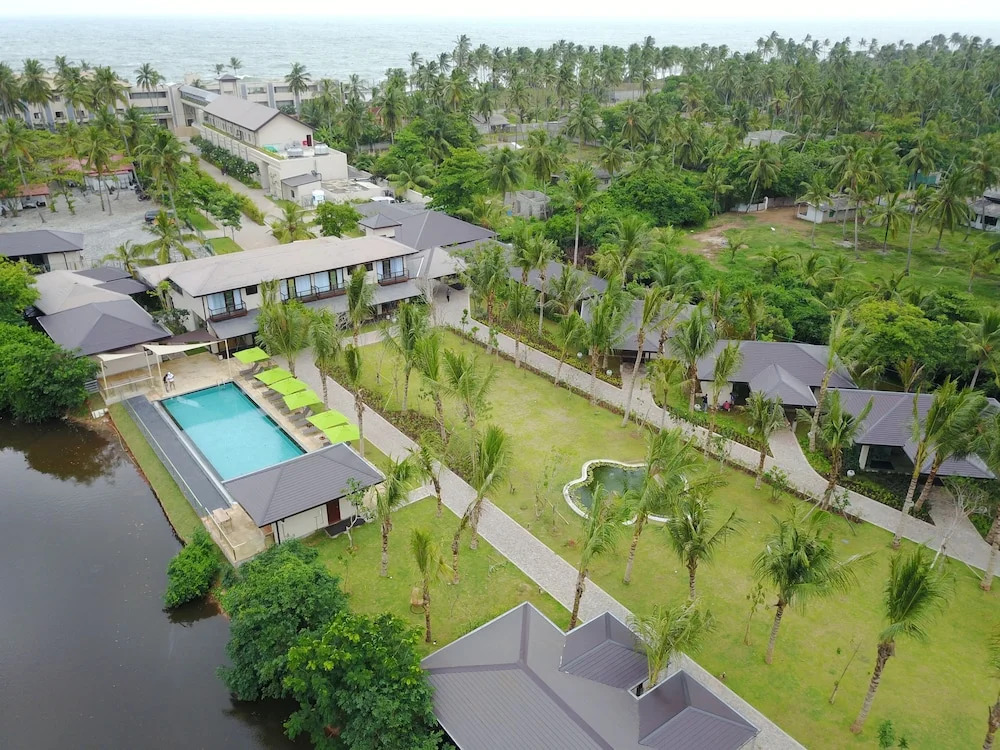 Reefs Edge Hotel