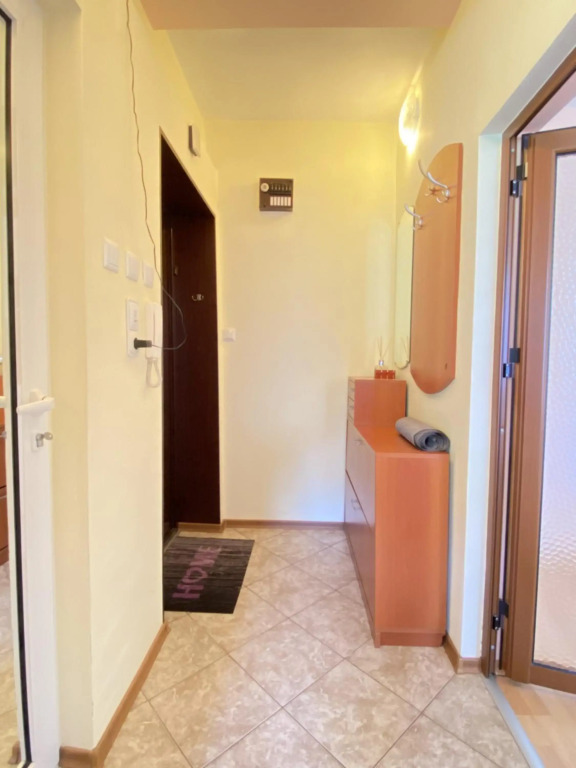 Sunny Central Apartment with TV & Wi-Fi