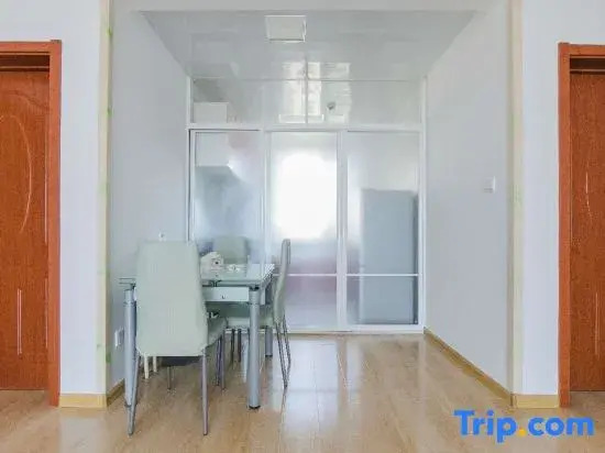 West Coast Seaview Apartment