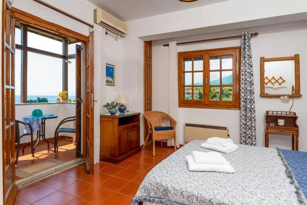 Seaside House with view over Pagasitikos