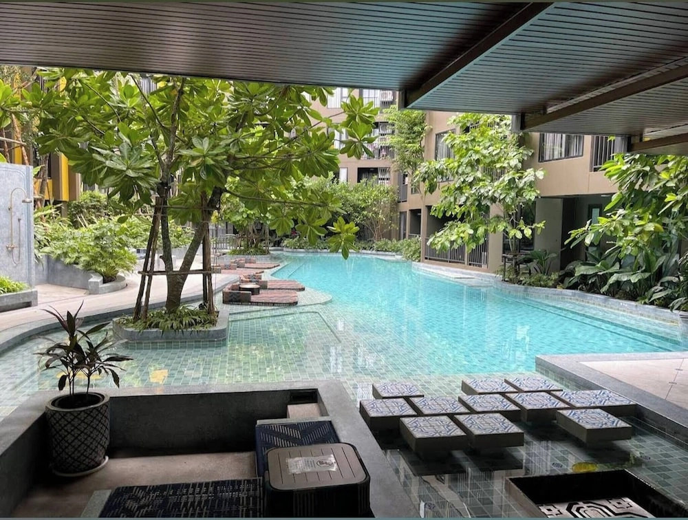 Friendly 2BR in Phuket Central With Pool & gym