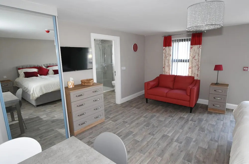 Homestead Hillsborough By Travel Lets Short Term Rental Agency Hillsborough Featuring Apartments, Deluxe Double Suites & Triple Ensuite Rooms