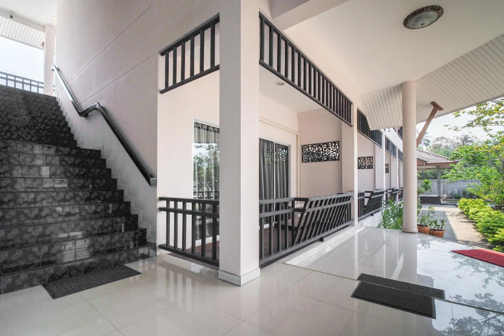 OYO 662 Malee Bunga Hotel
