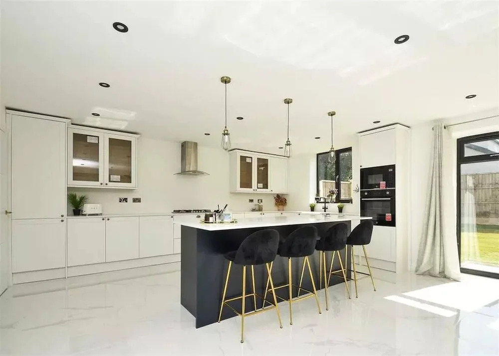 Glams Beautiful Luxury Home