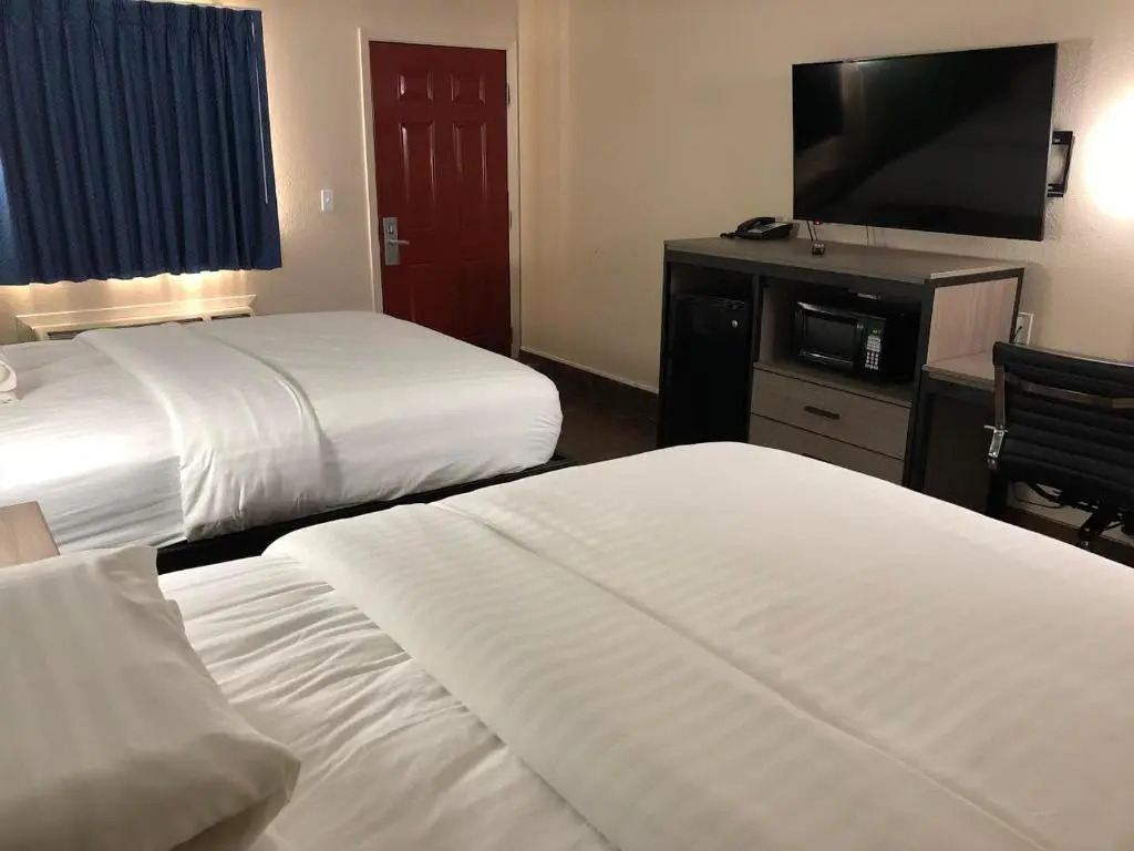 Travelers Inn and Suites Wharton