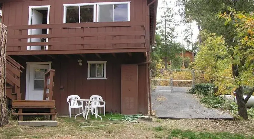 Near Idyllwild Arts Academy at Idyllwild by Quiet Creek Vacation Rentals