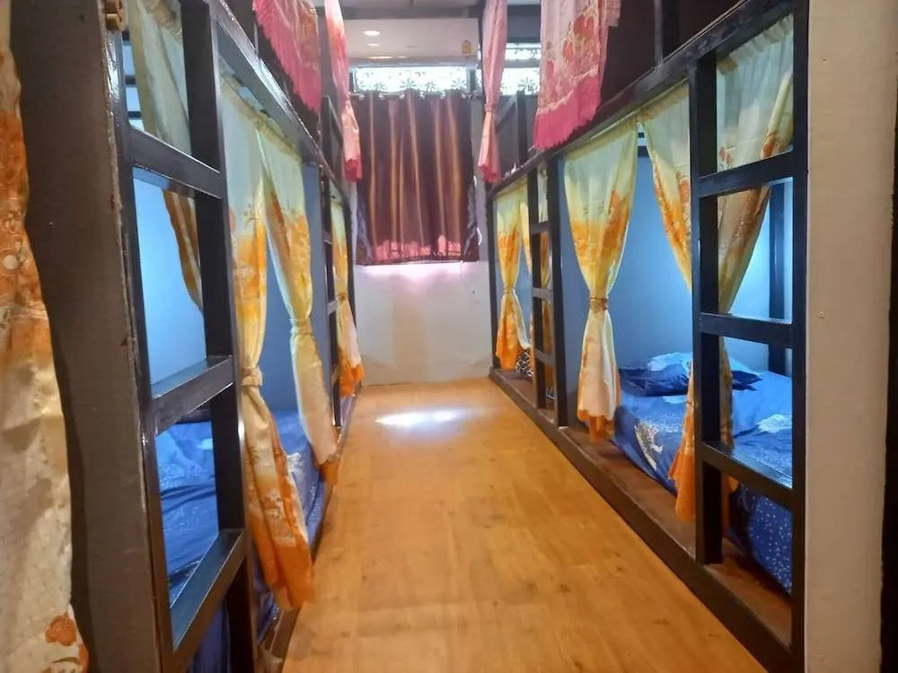 amazing khaosan hostel