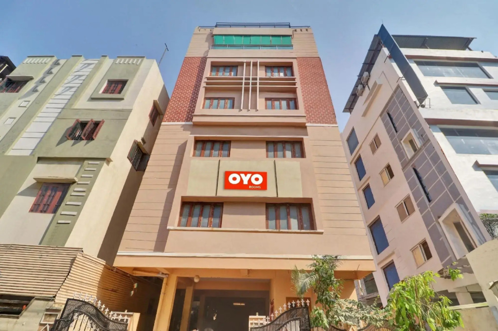 OYO Flagship 80468 Hotel R Square