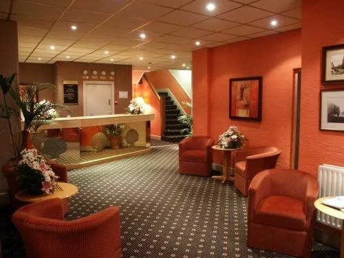 Chequers Plaza Hotel