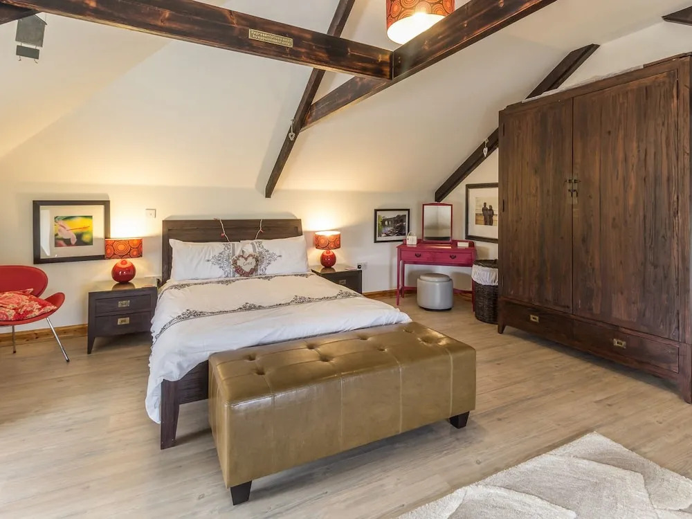 Coach House B & B