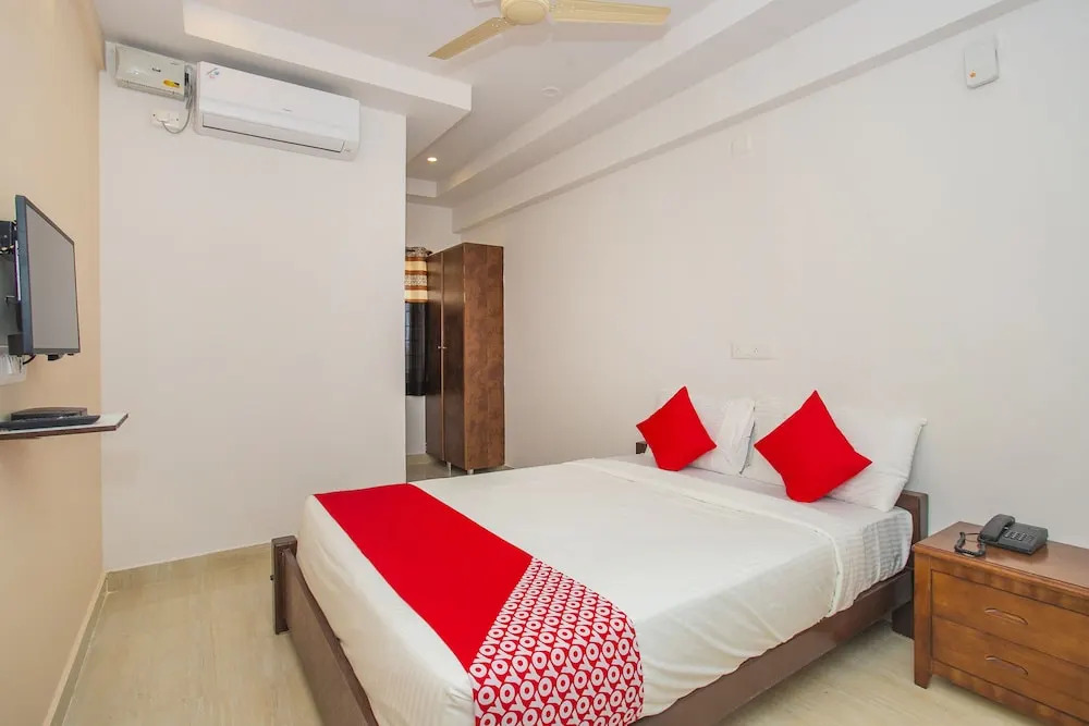 OYO Flagship 16626 Rajkamal Stay Inn Airport Road