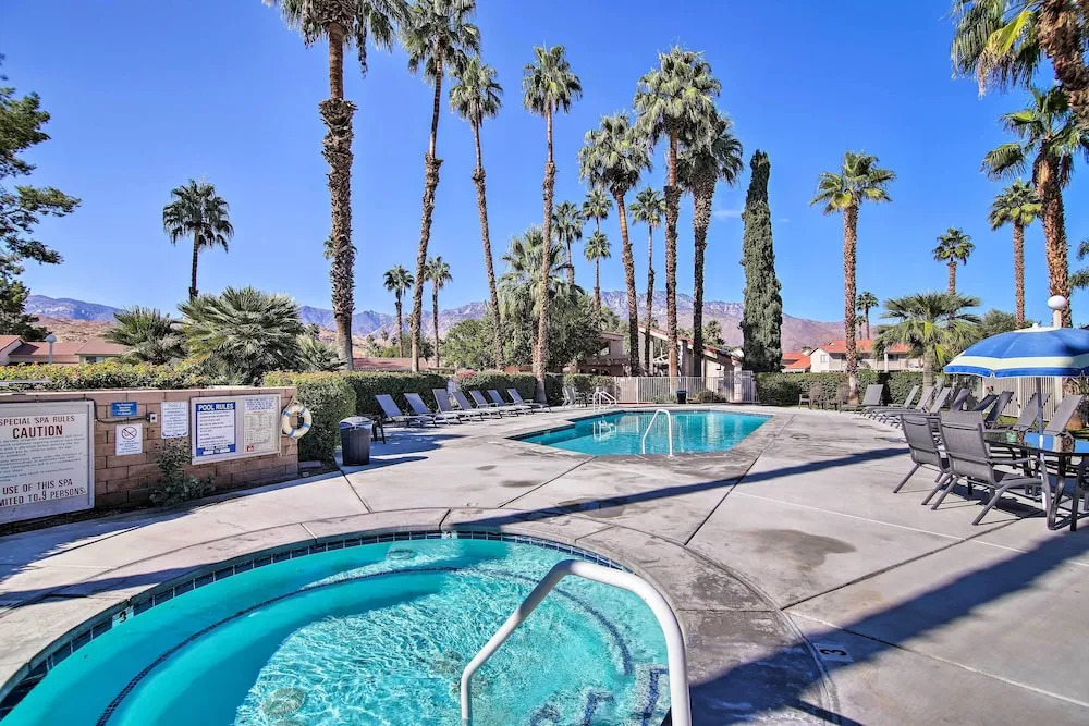 Modern Palm Springs Townhome Near Golf Courses
