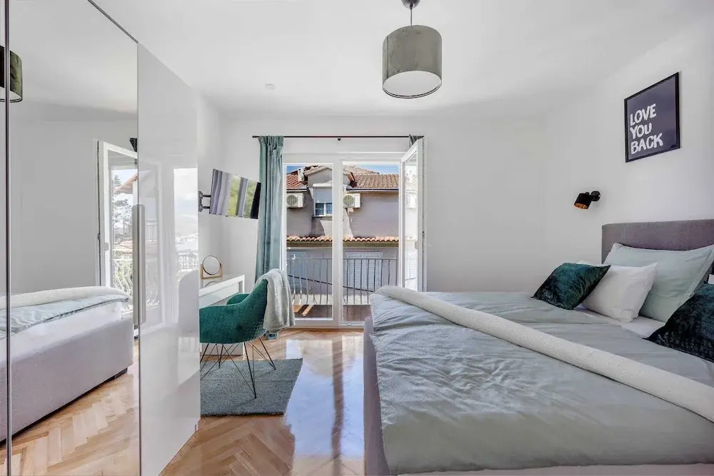 Elegant Tranquil Okrug Gornji Apartments