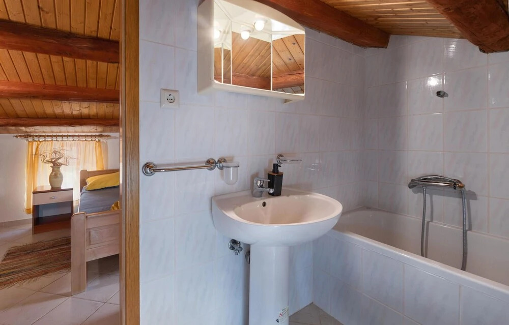 Stunning Home in Sveti Anton With Wifi and 4 Bedrooms