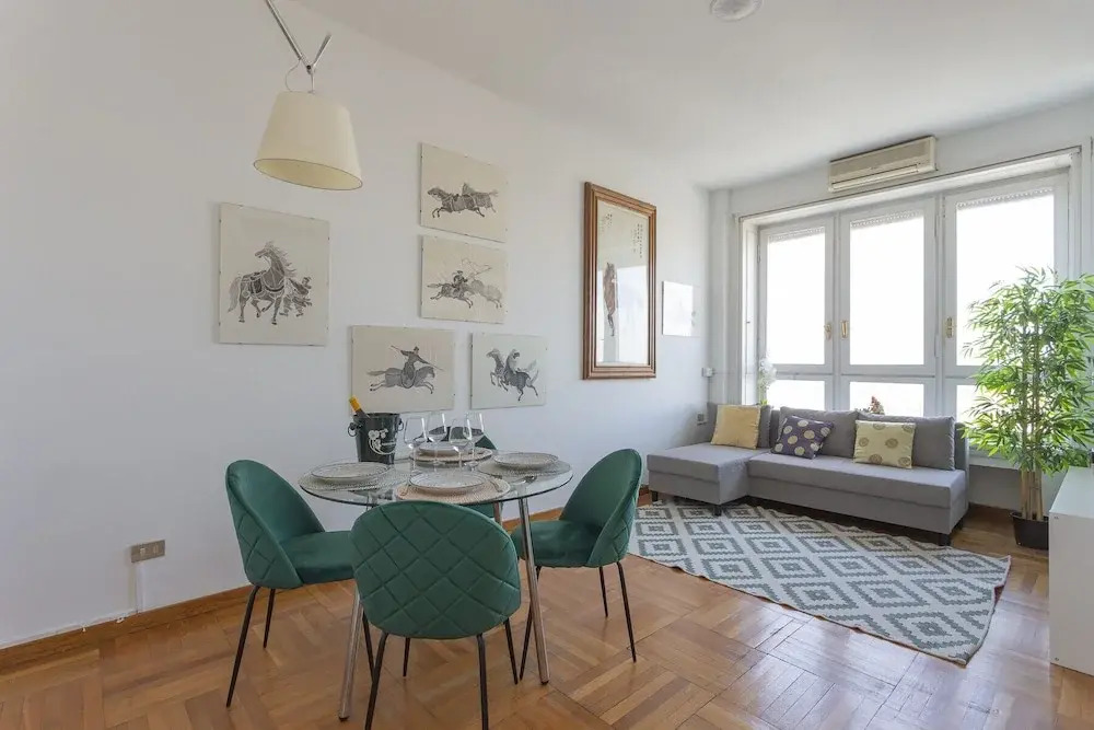 Skyline view Biancamano 1 bdr with balcony by Rentopolis