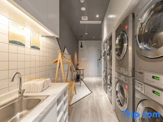Atour Hotel Kunshan Baoyu Plaza North Changjiang Road