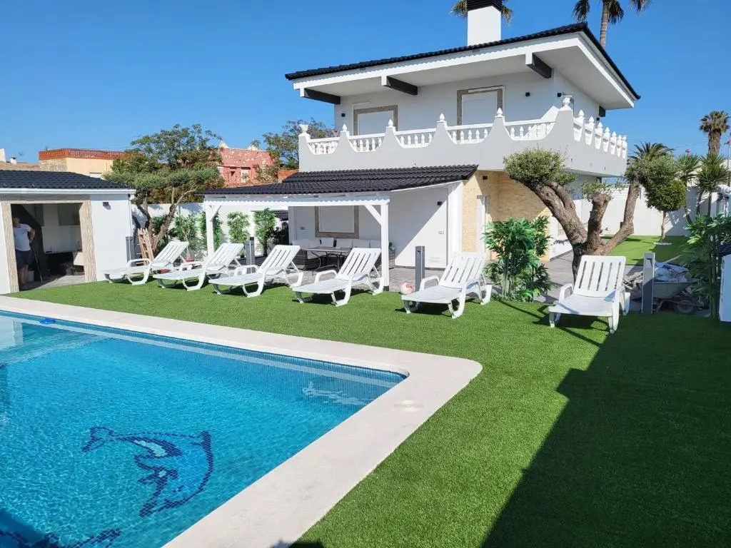 DREAM HOUSE