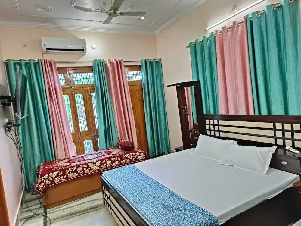 Arya Holiday Home