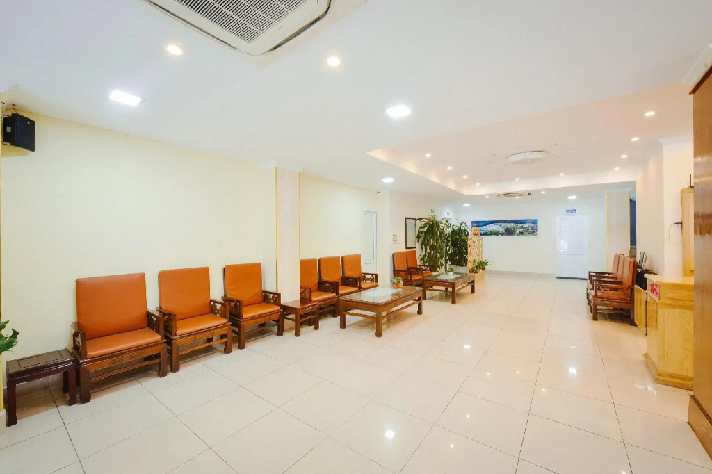 Moet Hotel by OYO Rooms