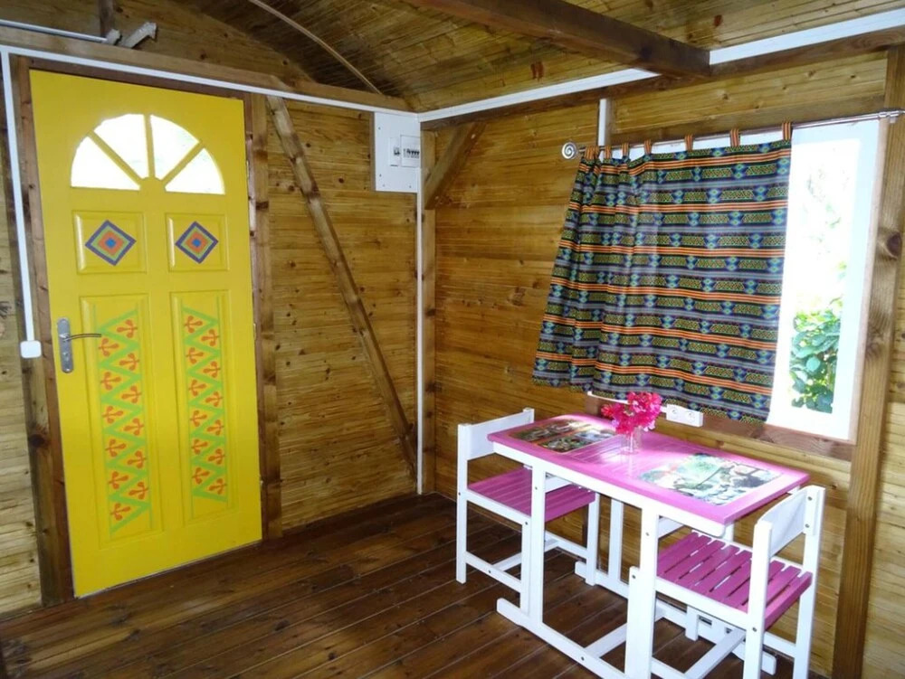 Bungalow With one Bedroom in Le Moule, With Pool Access, Enclosed Garden and Wifi - 7 km From the Beach
