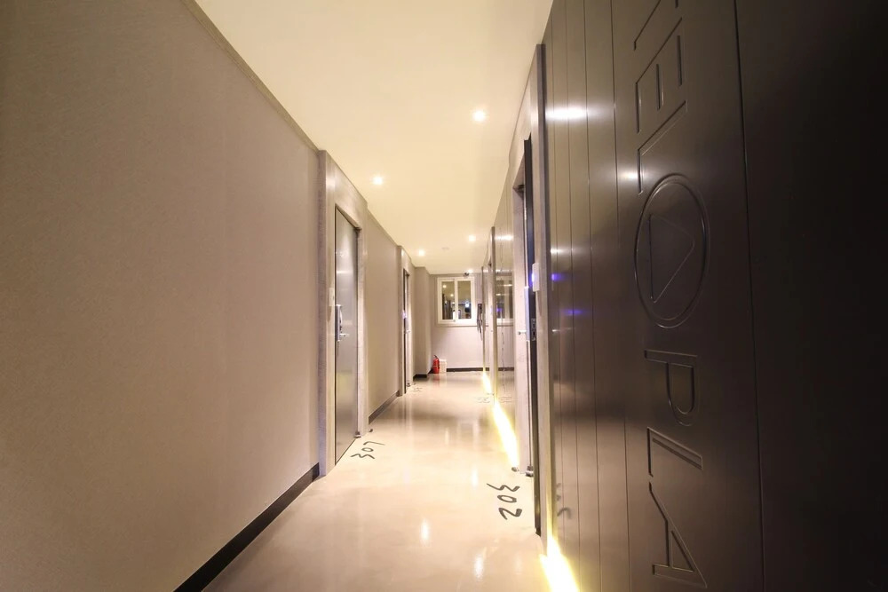 Play Hotel
