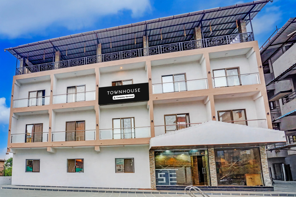 Super Townhouse Lonavala Formerly Mountain Meadows Resort