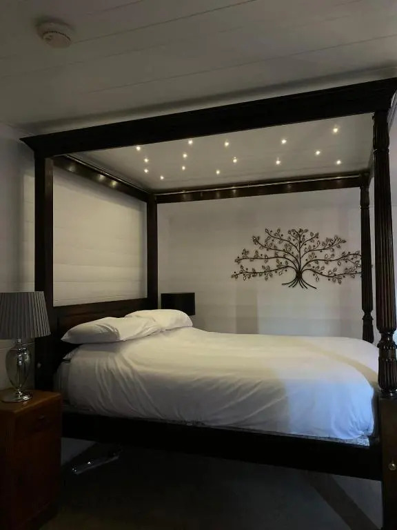 Magpie 1 Hot Tub HuntersMoon-Warminster-Bath-Wiltshire