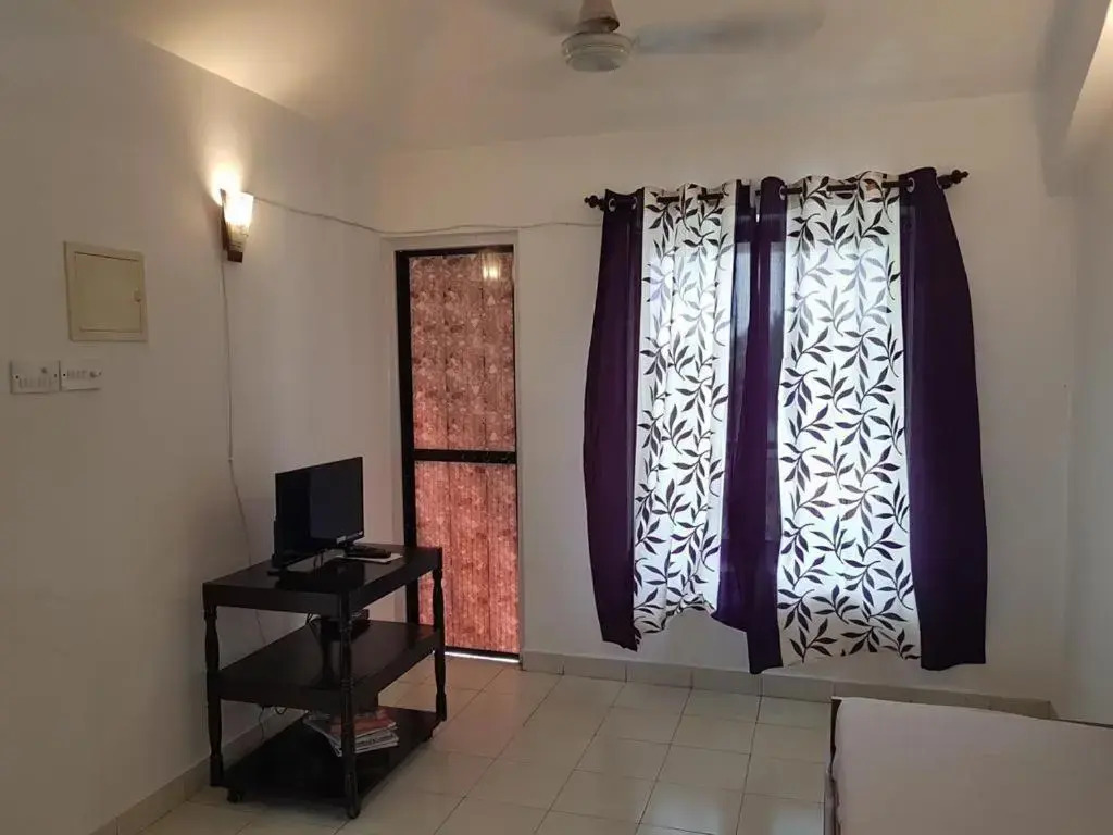 ARY Royal Palms - 1 BHK