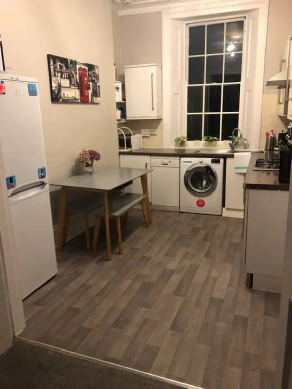 Stunning, Spacious Townhouse Moments From Camden
