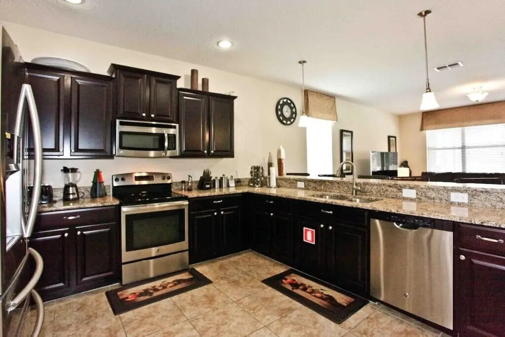 1473 Myrtlewood Street 8 Bedroom Home